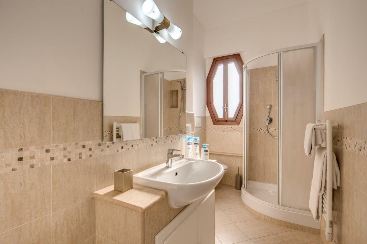 רומא Casa Di Luca _ 3 Bdr Apartment מראה חיצוני תמונה