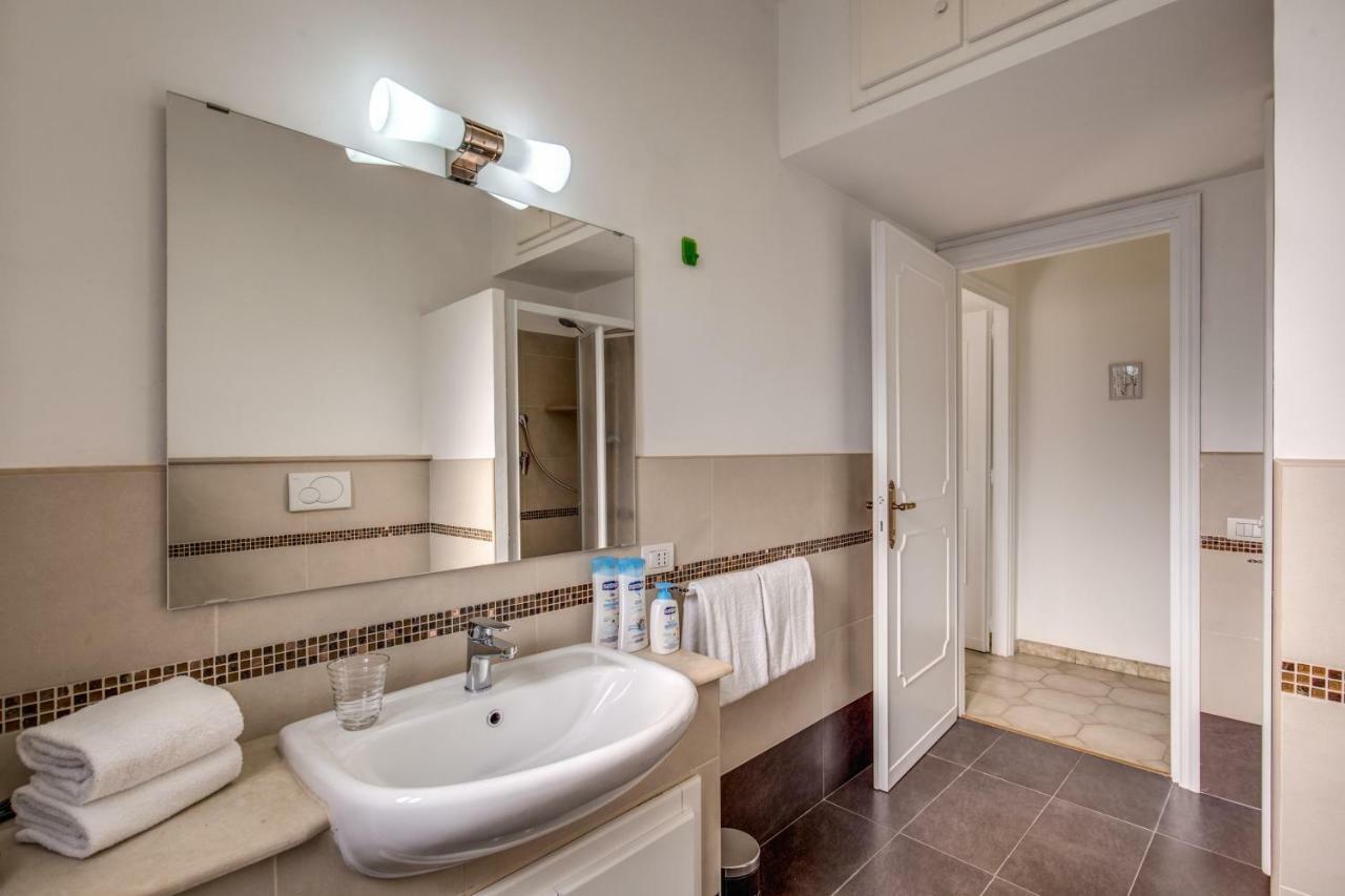 רומא Casa Di Luca _ 3 Bdr Apartment מראה חיצוני תמונה